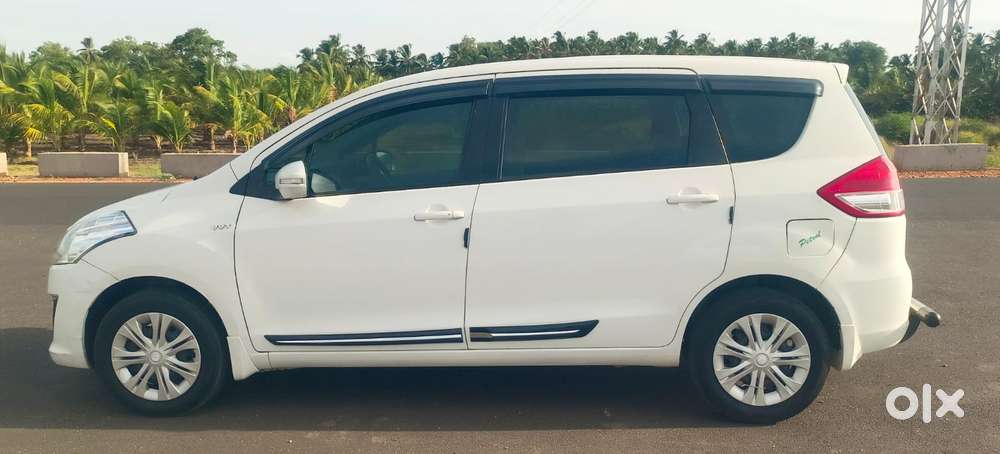 Maruti Suzuki Ertiga Zxi Shvs, 2014, Petrol