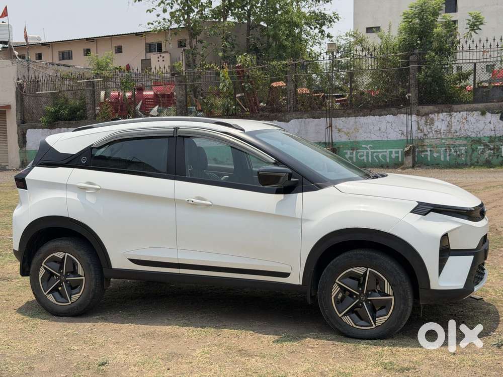 Tata Nexon Creative Plus 1.2 Revotron Petrol 6 Amt, 2023, Petrol