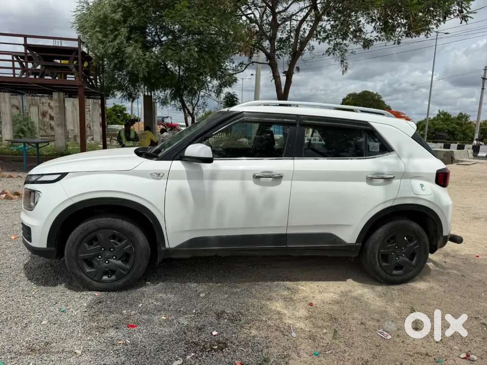 Hyundai Venue 2023 Petrol Good Condition