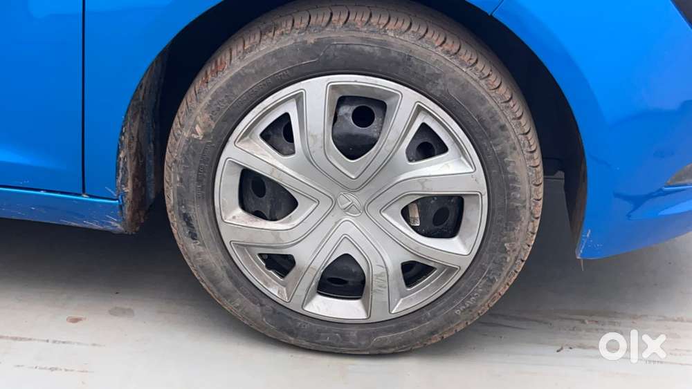 Tata Altroz 1.2 Xm Plus, 2021, Petrol