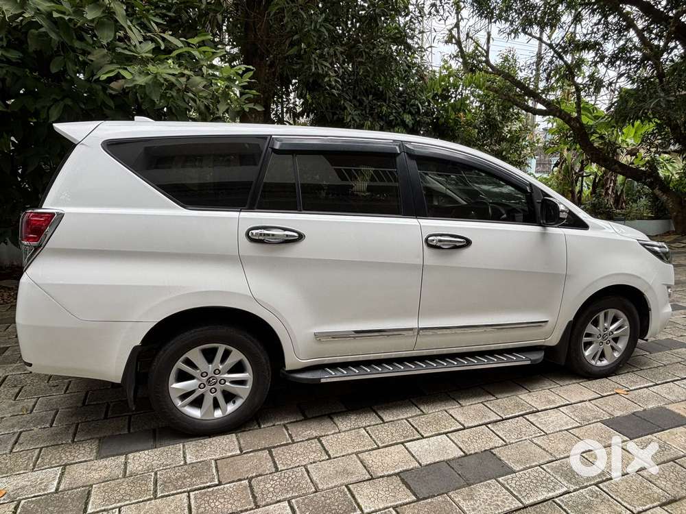 Toyota Innova Crysta 2.4 Gx Mt, 2017, Diesel