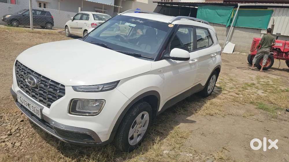 Hyundai Venue 2022 Cng & Hybrids 75000 Km Driven