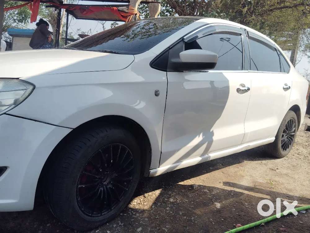 White Car Ok Cundishin Ranig Car