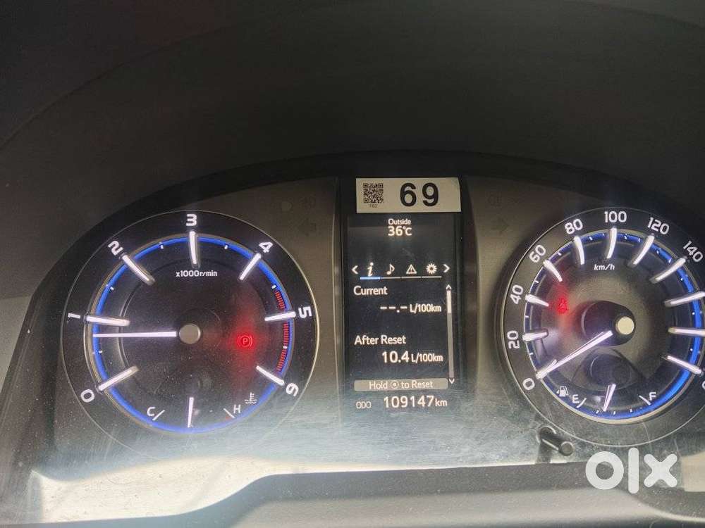 Toyota Innova Crysta 2.4 V, 2016, Diesel