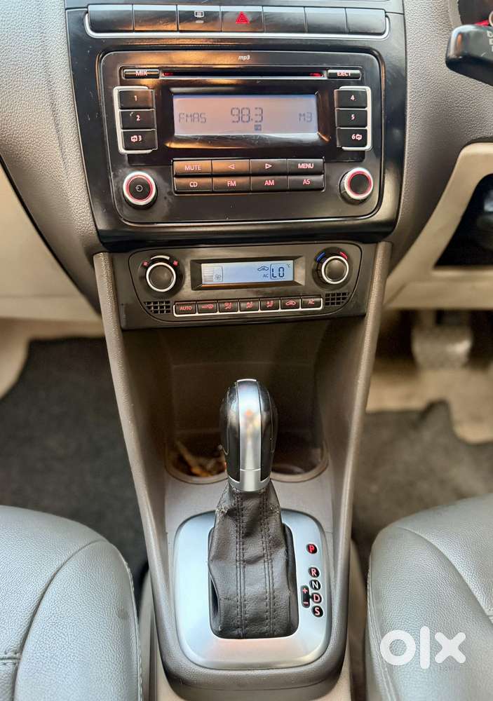 Volkswagen Vento Petrol Highline, 2011, Petrol