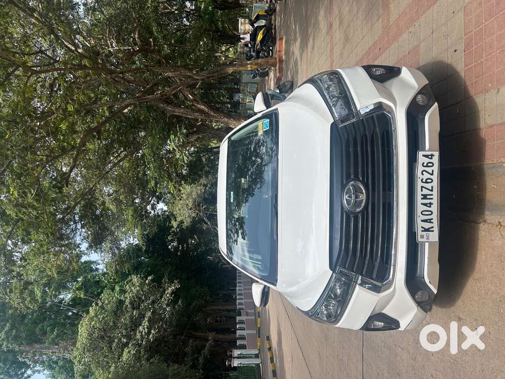 Toyota Innova Crysta Gx