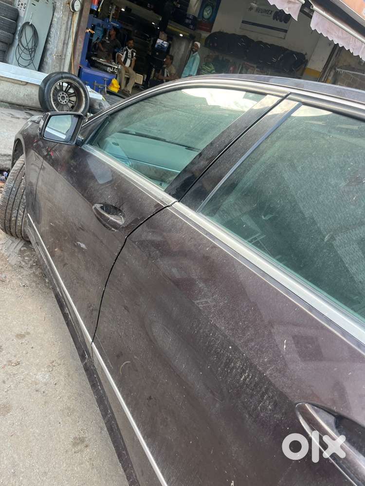 Mercedes-benz E-class Petrol 2011