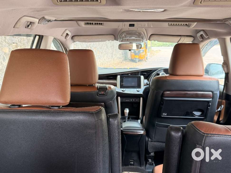 Toyota Innova Crysta 2.8 Z, 2016