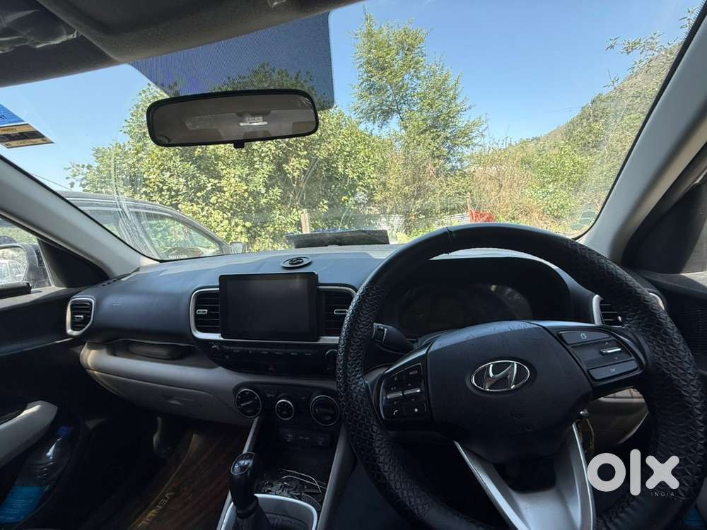 Hyundai Venue Petrol 2024