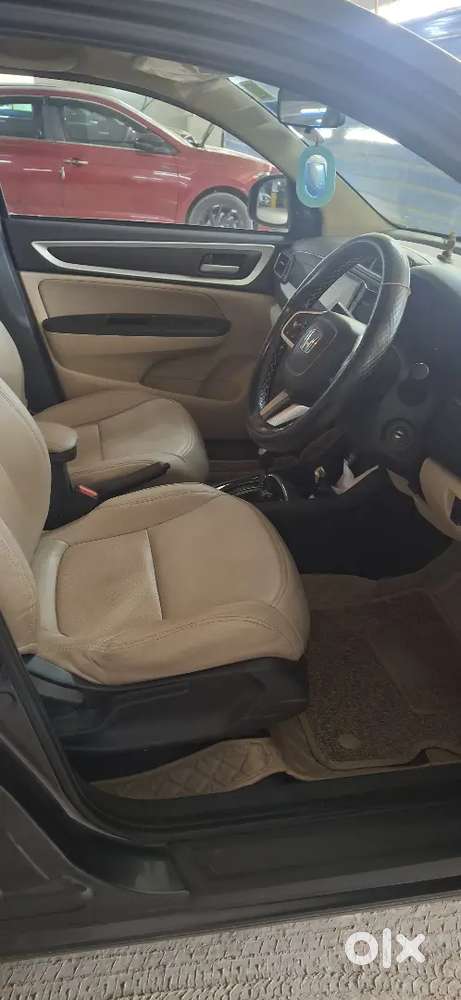 Well Maintained Dec'2022 Automatic Amaze With Service Record