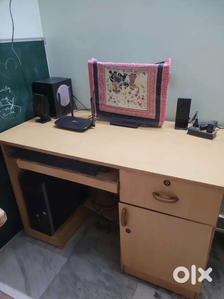 Computer Table