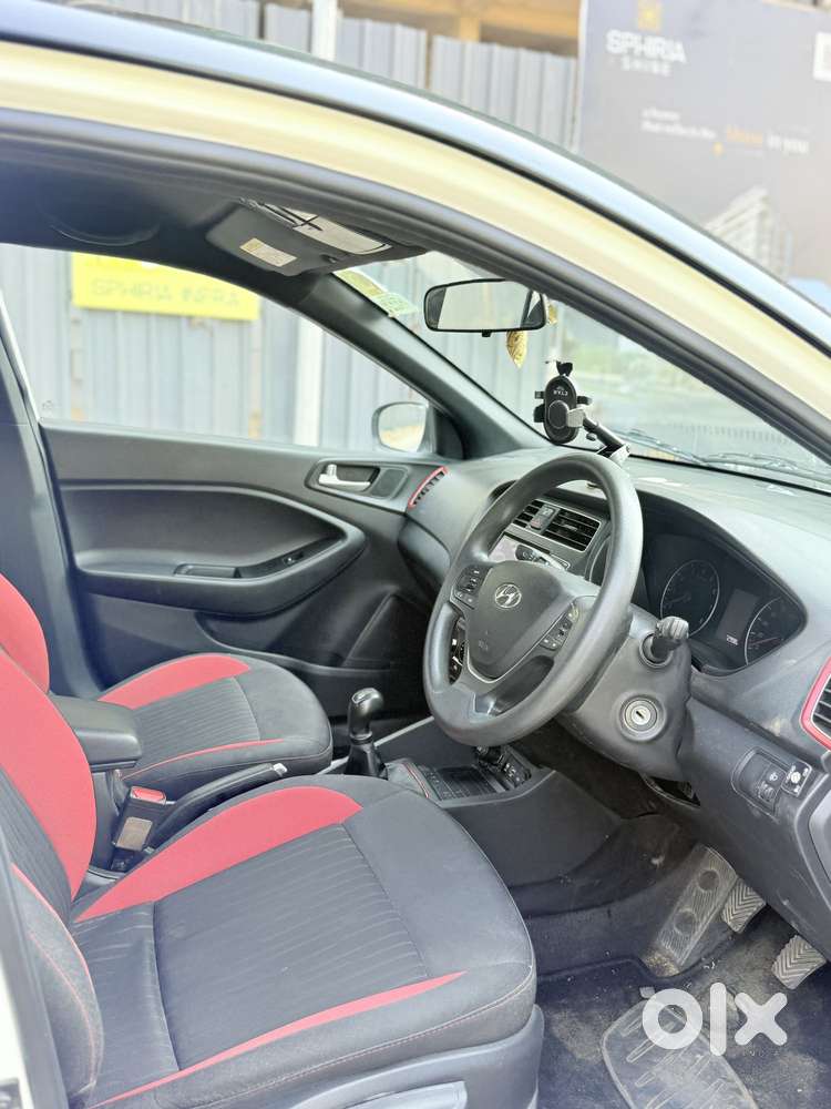 Hyundai I20 Sportz Plus Dual Tone, 2019, Cng & Hybrids