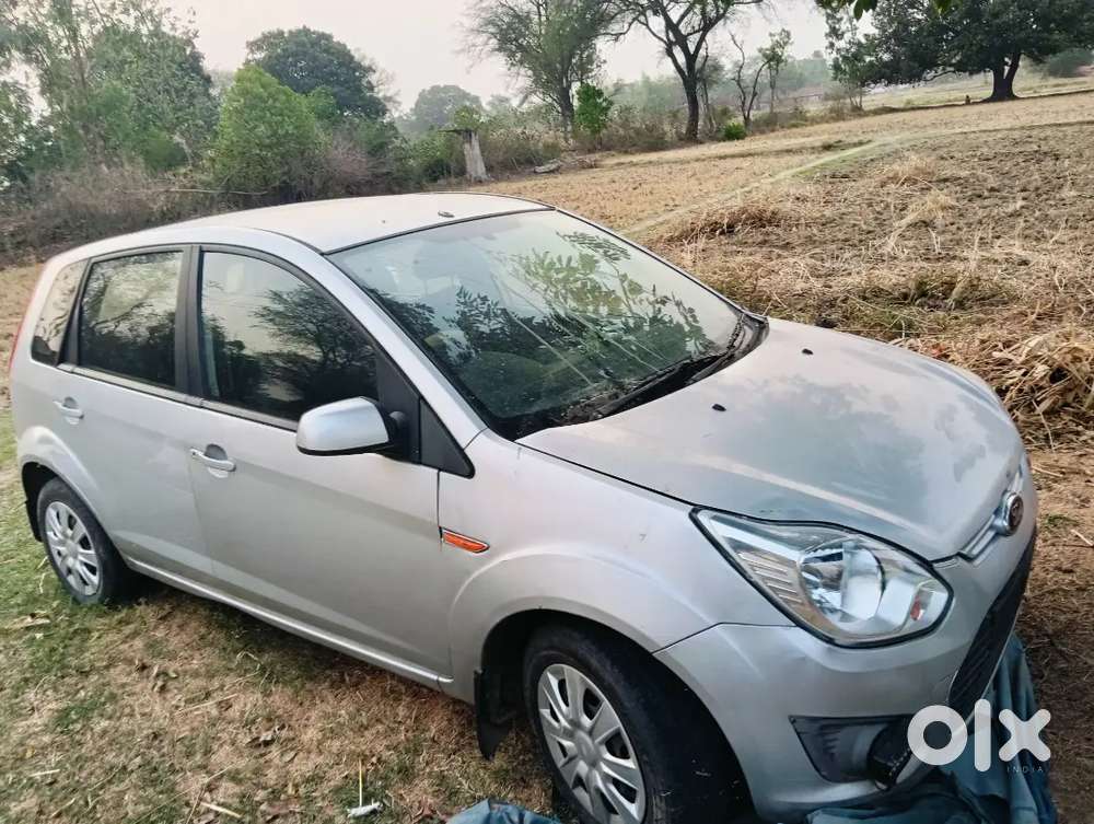 Ford Figo Zxi 2014 Diesel 100km Driven