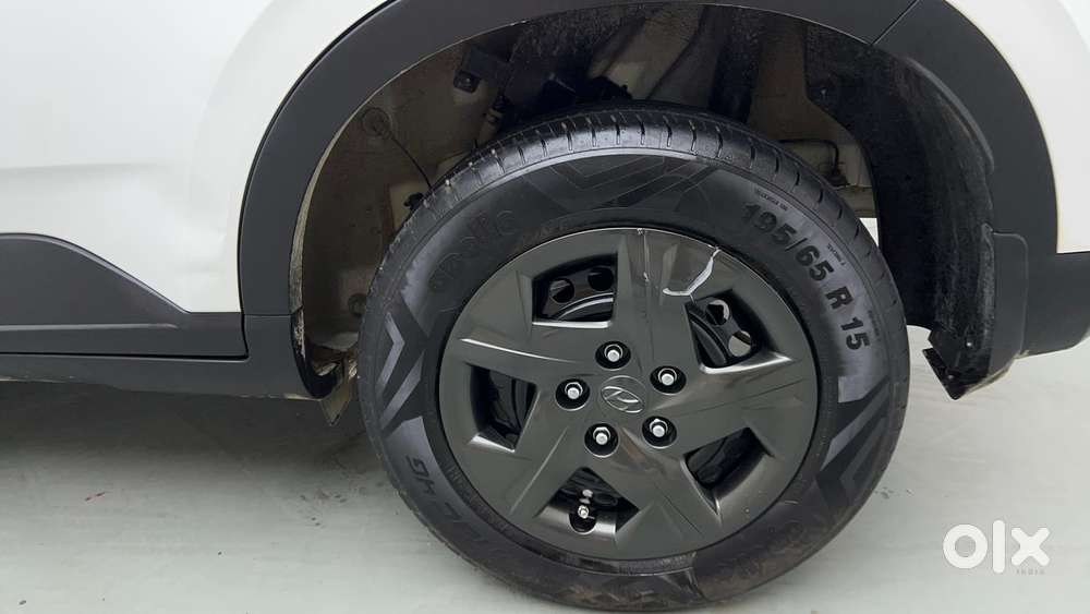 Hyundai Venue [2022-ongoing] 1.2 S, 2025, Petrol