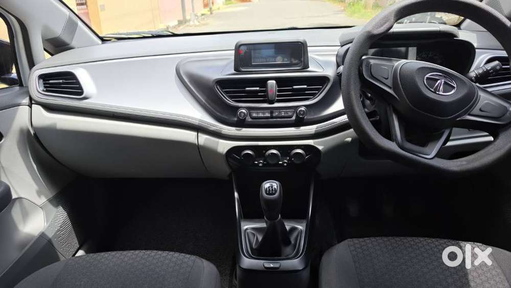 Tata Altroz 1.2 Xe, 2021, Petrol
