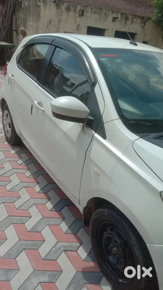 Tata Tiago Revotron Xt 2016