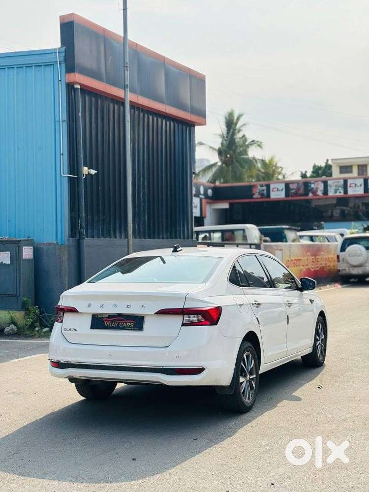 Skoda Slavia 1.0 Tsi Style At, 2022, Petrol