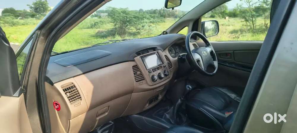 Toyota Innova 2.5 V 2015