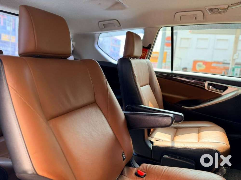 Toyota Innova Crysta 2.8z Automatic, 2016, Diesel