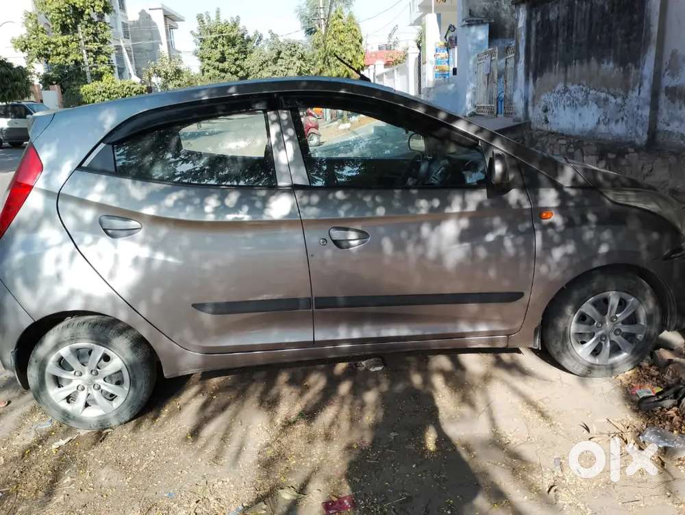 Hyundai Eon Magna+ 2013 Petrol Manual