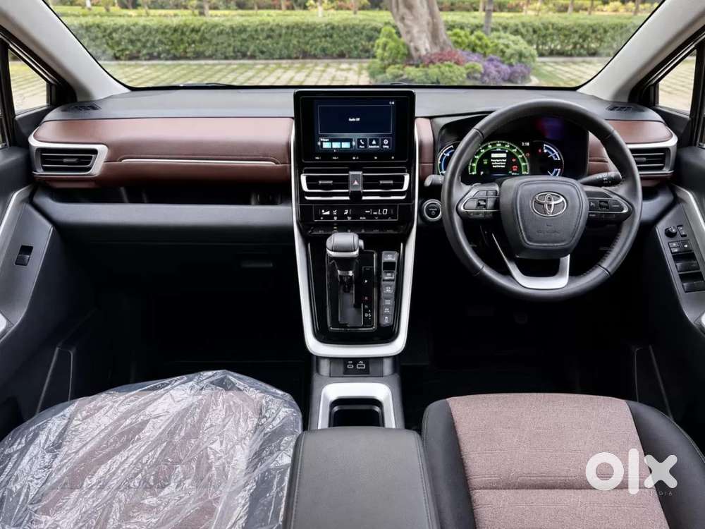 Toyota Innova Hycross 2.0 Vx Hybrid 8 Str, 2025, Petrol