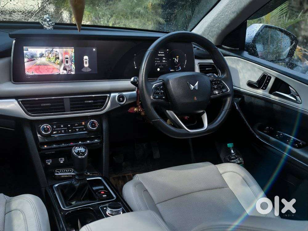 Mahindra Xuv700 2.2 Ax 7 Diesel Mt Luxury Pack Str, 2024, Diesel