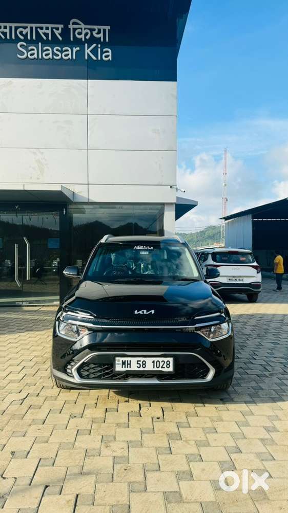 Kia Carens Petrol 2025