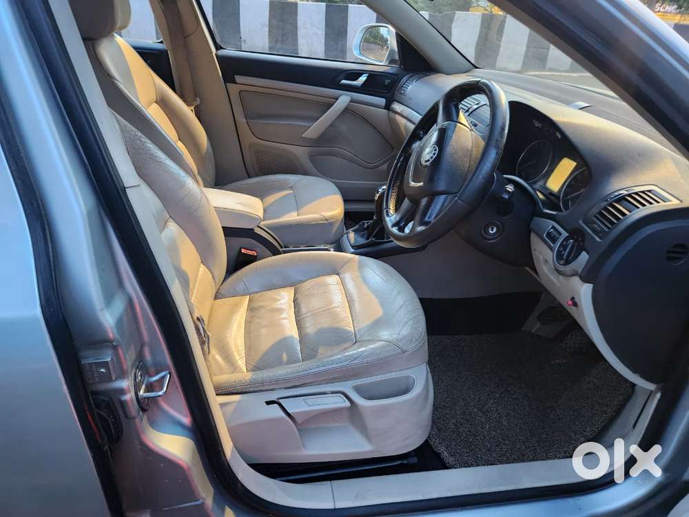 Skoda Laura Ambiente 2.0 Tdi Cr Manual, 2013, Diesel