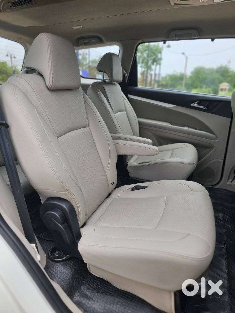 Mahindra Marazzo M8, 2018, Diesel