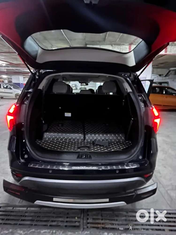 Mahindra Xuv700 2025 Diesel 28000 Km Driven