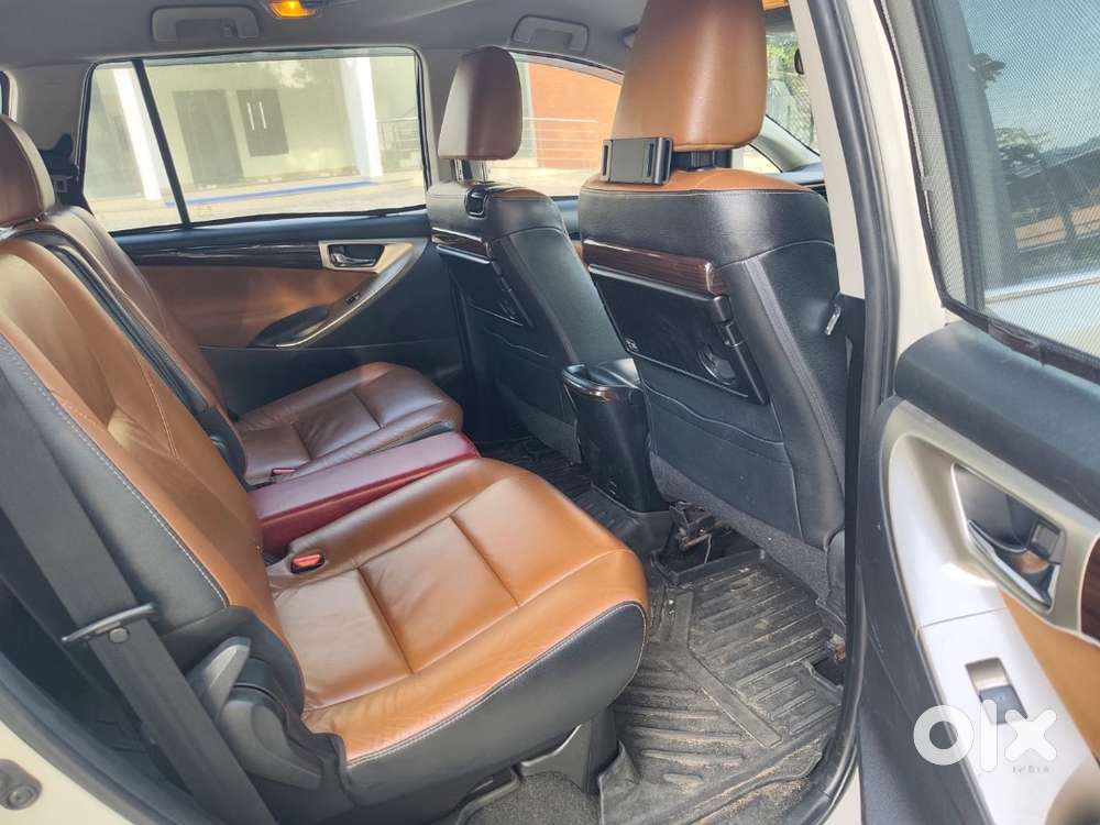 Toyota Innova Crysta 2016 Diesel Well Maintained