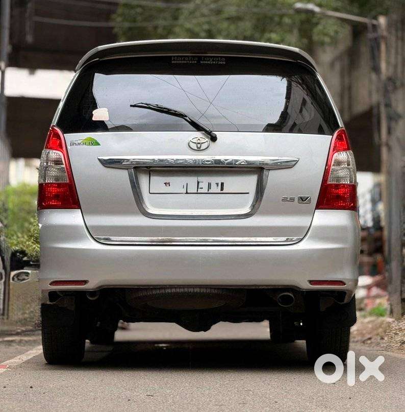 Toyota Innova 2.5 V 8 Str, 2013, Diesel