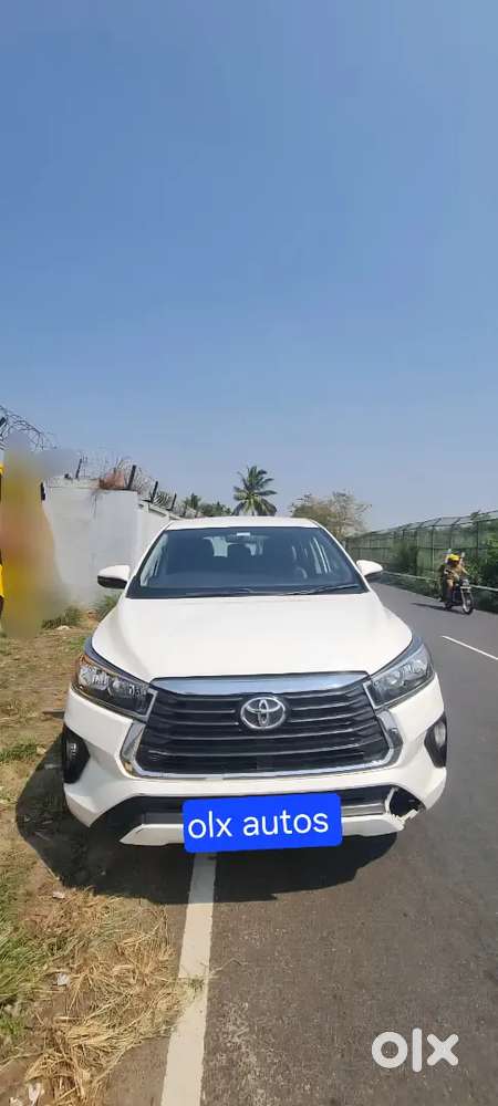 Toyota Innova Crysta 2022 Diesel 117000 Km Driven