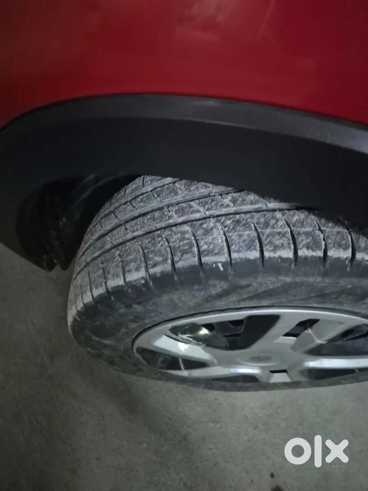 Up Registered Mahindra Xuv300 2020 Petrol 59000 Km Driven