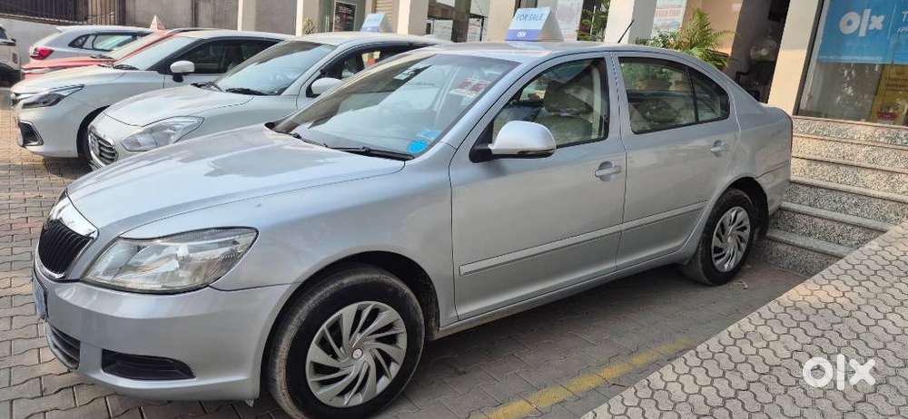 Skoda Laura Ambiente, 2011, Petrol