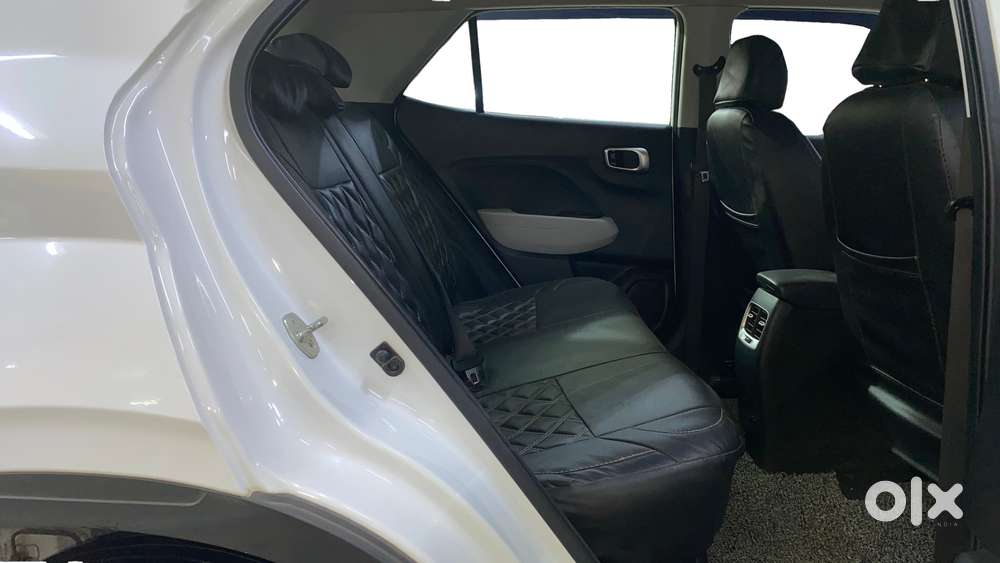 Hyundai Venue Sx(o) 1.0 Turbo Dct Knight Edition, 2023, Petrol