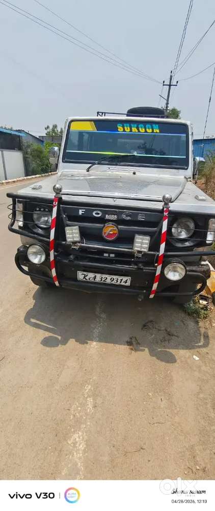 Force Motors Trax Cruiser 2003