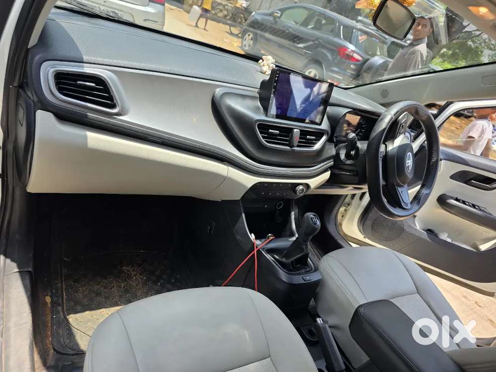Tata Altroz 1.2 Xm 2024 Petrol Manual 25000 Km