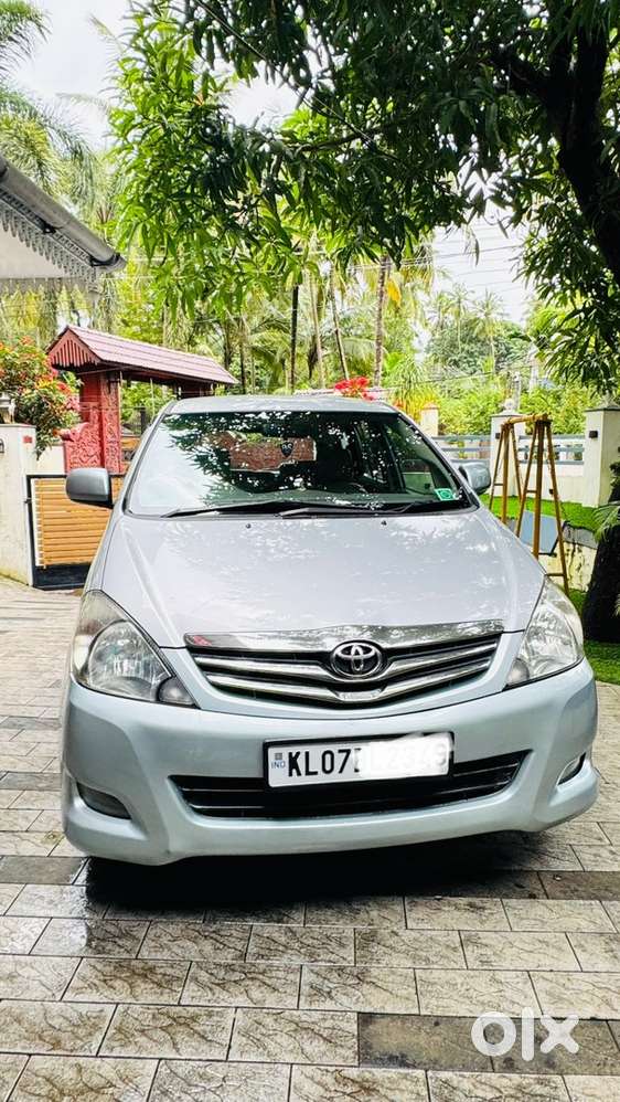 Toyota Innova 2009 Diesel 100010 Km Driven