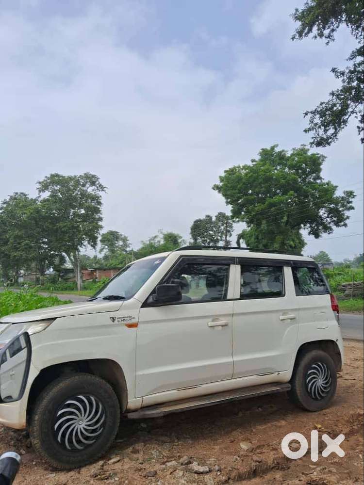 Mahindra Tuv 300 2016 Diesel 210000 Km Driven
