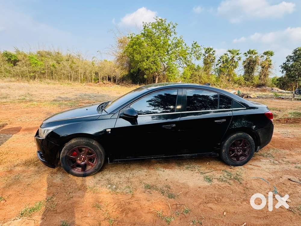 Chevrolet Cruze- Black Beauty