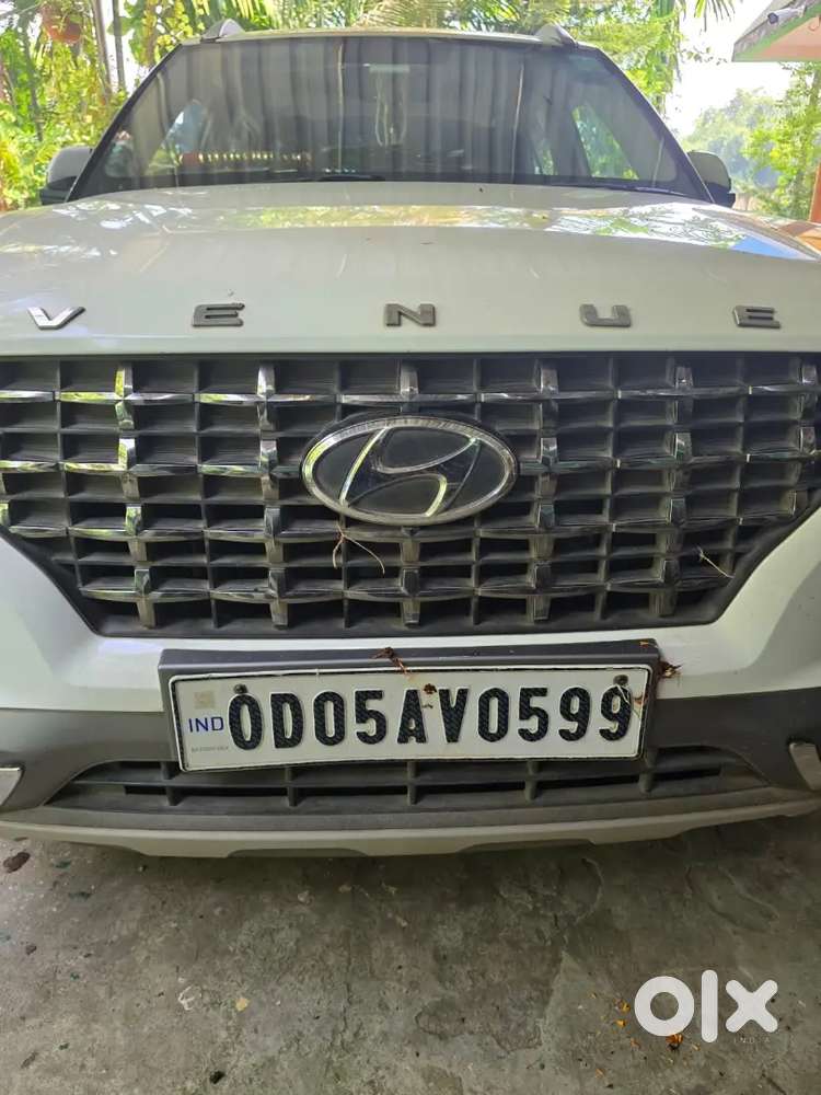 Hyundai Venue 2020 Petrol 87500 Km Driven