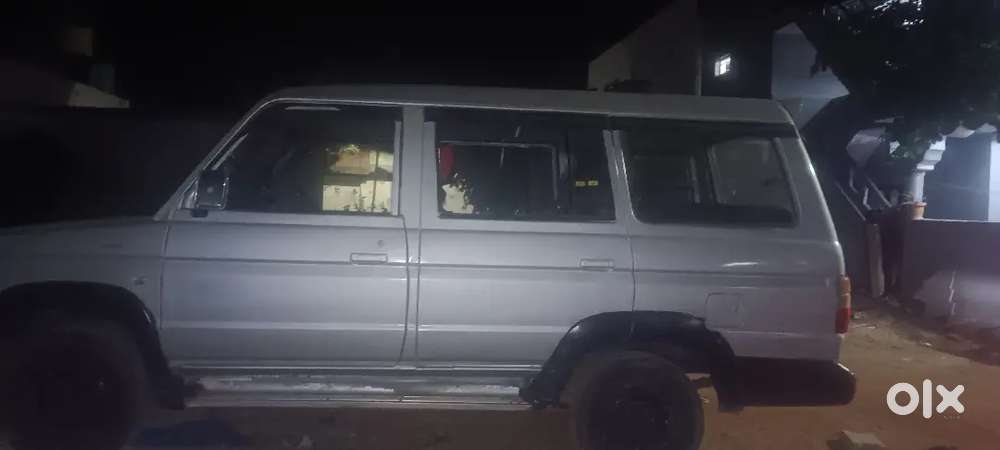 Toyota Qualis 2004 Diesel 255000 Km Driven