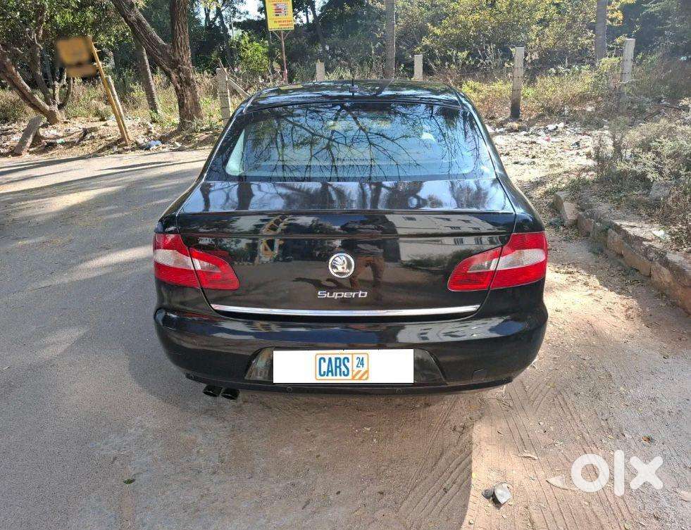 Skoda Superb 2010 Petrol 67000 Km Driven