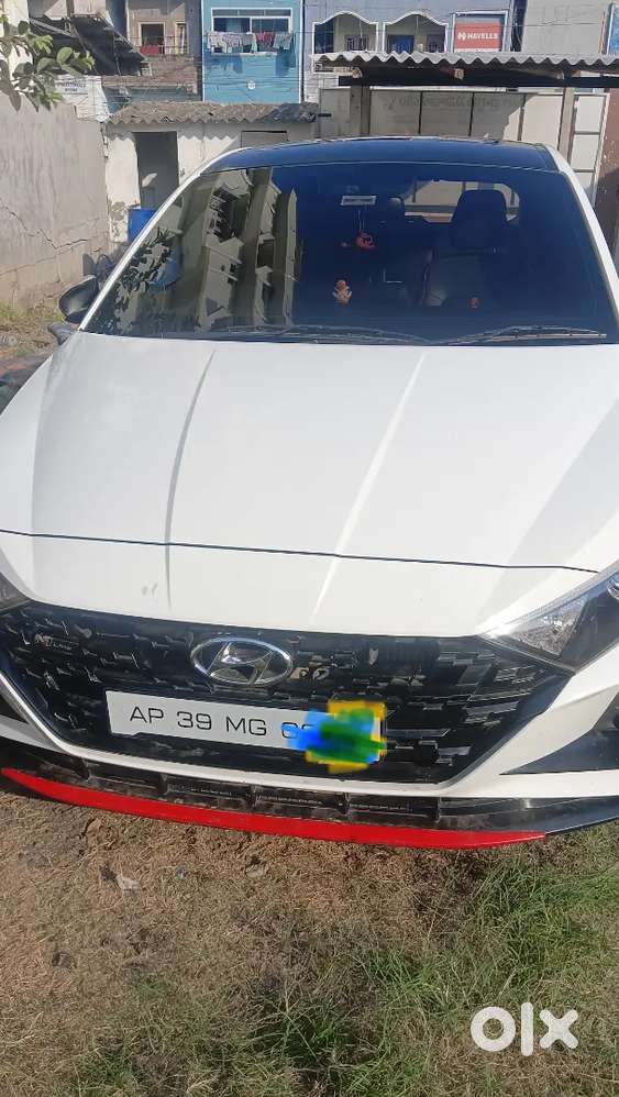 Top End Car With Sunroof
