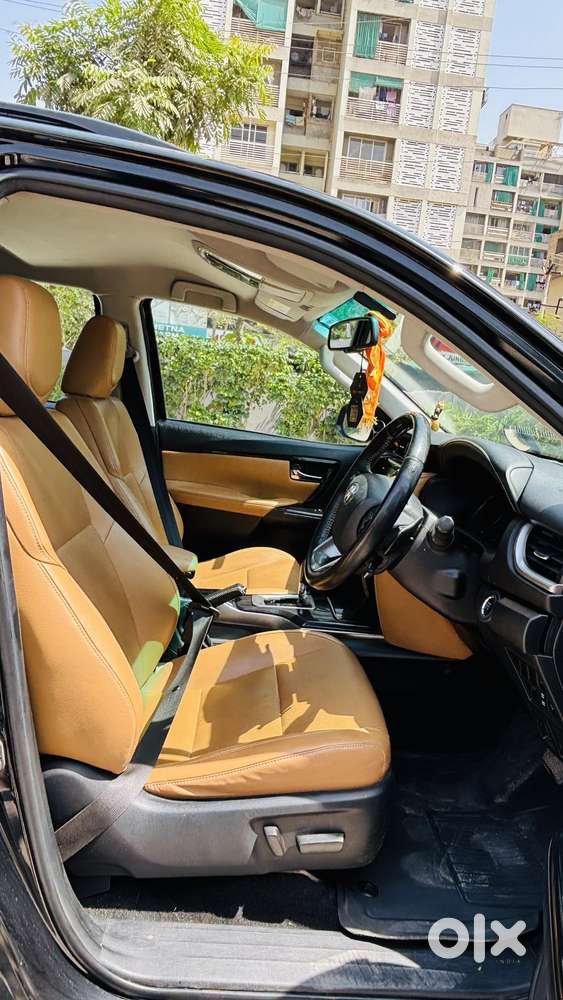 Toyota Fortuner Legender