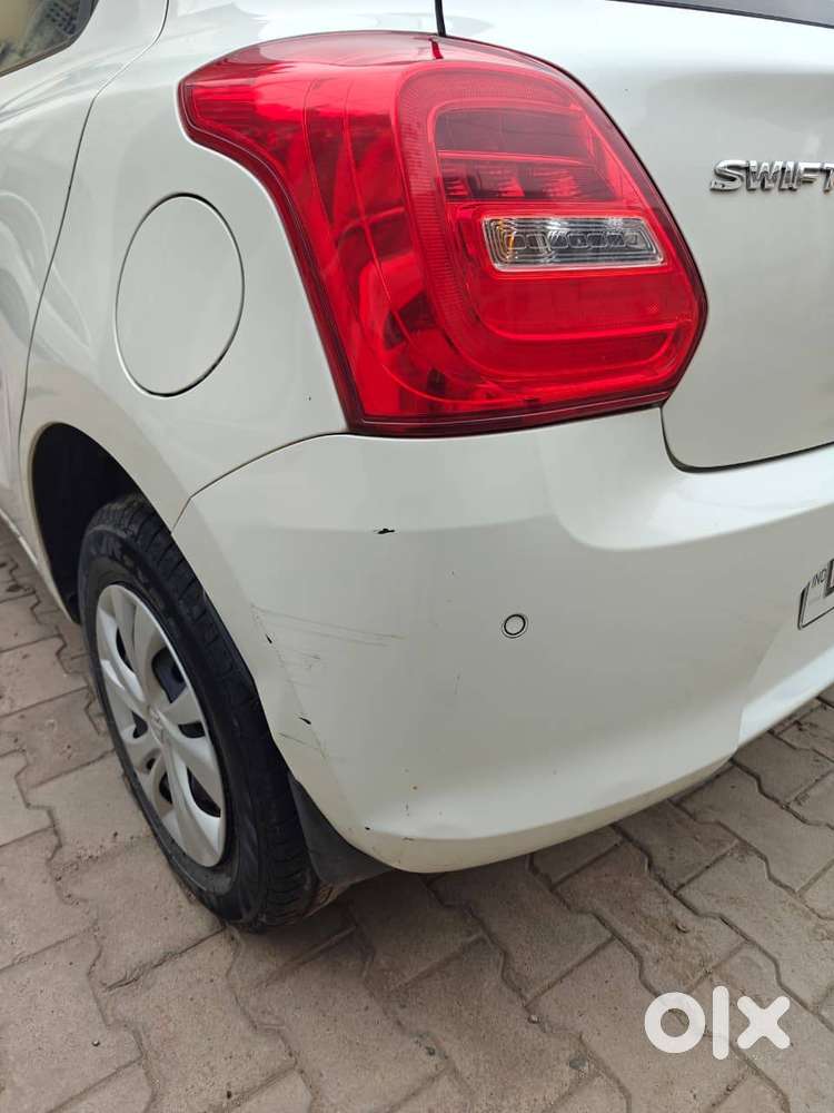 Maruti Suzuki Swift Vxi Amt (2022) — Single Owner  Warranty Till 2027