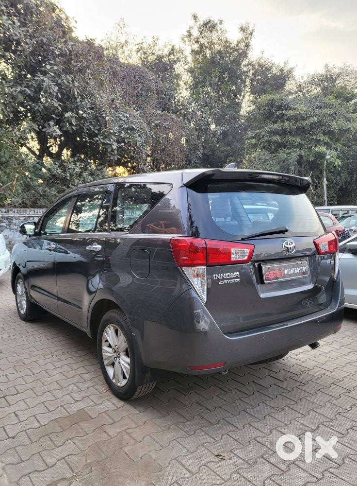 Toyota Innova Crysta 2.8z Automatic, 2016, Diesel