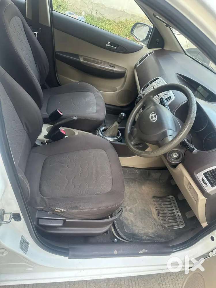 Hyundai Accent Gl Petrol 2010