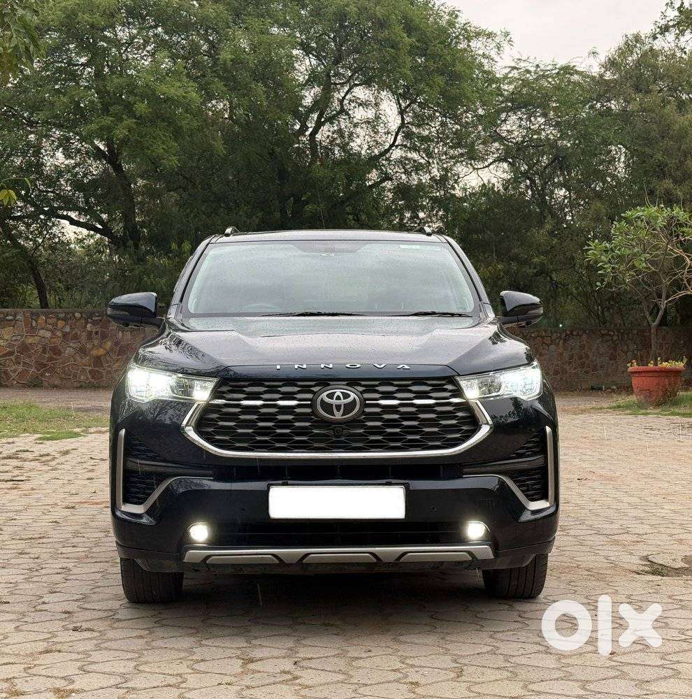 Toyota Innova Hycross 2.0 Zx Hybrid 7 Str, 2024, Petrol